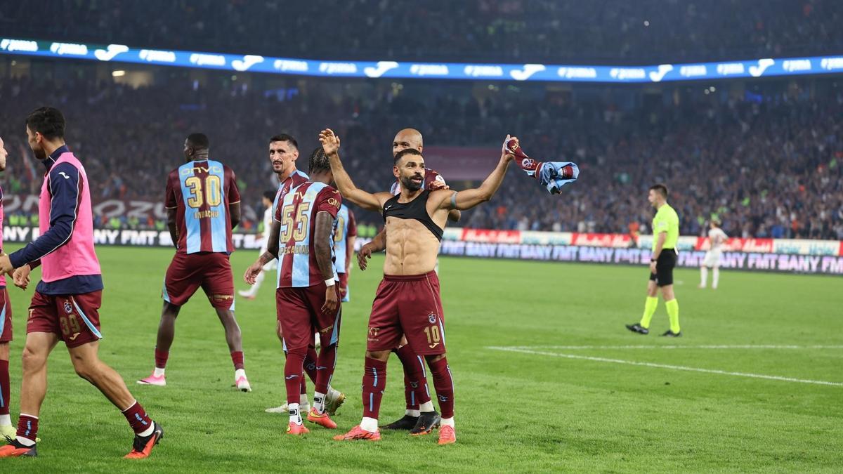 Liverpool taraftarları Mohamed Salah'ın Trabzonspor performansı sonrası tepki gösterdi