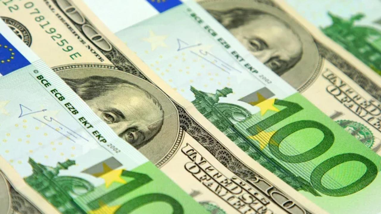 İstanbul serbest piyasada dolar ve avro güne yükselişle başladı