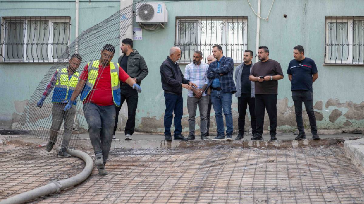 Bornova'da Serintepe Mahallesi'nde yol yenileme çalışmaları başladı