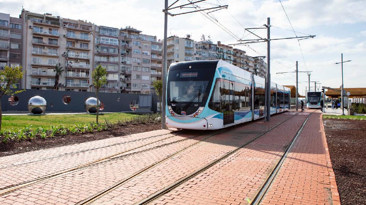 İzmir'de 30 Ağustos Zafer Bayramı'nda toplu ulaşım indirimli ve ücretsiz olacak