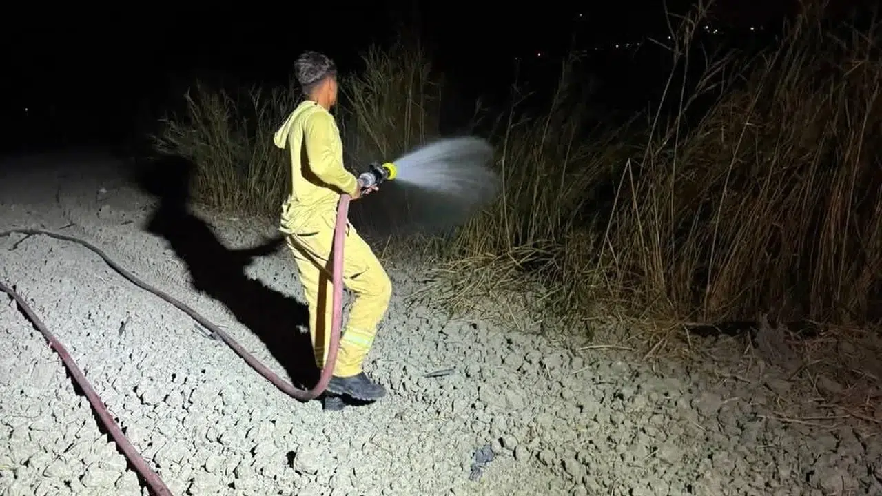 Hatay Arsuz'daki ot ve kamışlık yangını kontrol altına alındı
