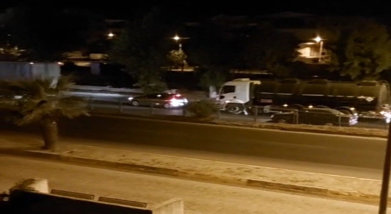Aydın'da motosiklet bariyerlere çarptı: 25 yaşındaki sürücü ağır yaralı