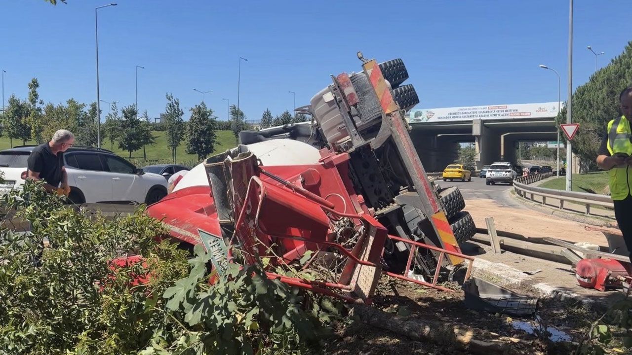 Çekmeköy'de devrilen beton mikseri sürücüsü yaralandı