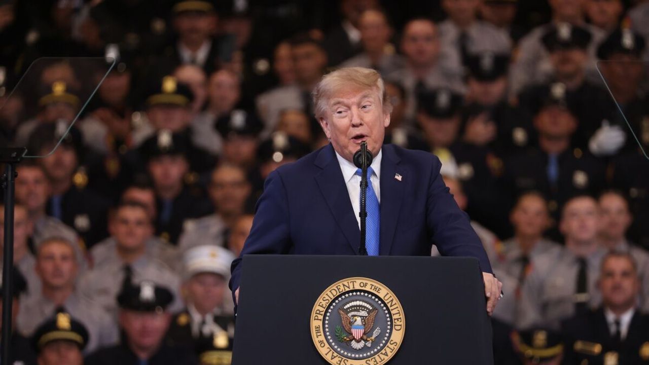 ABD Başkanı Trump, Hürmüz Boğazı'ndaki operasyonlar için Umman'ı tehdit etti