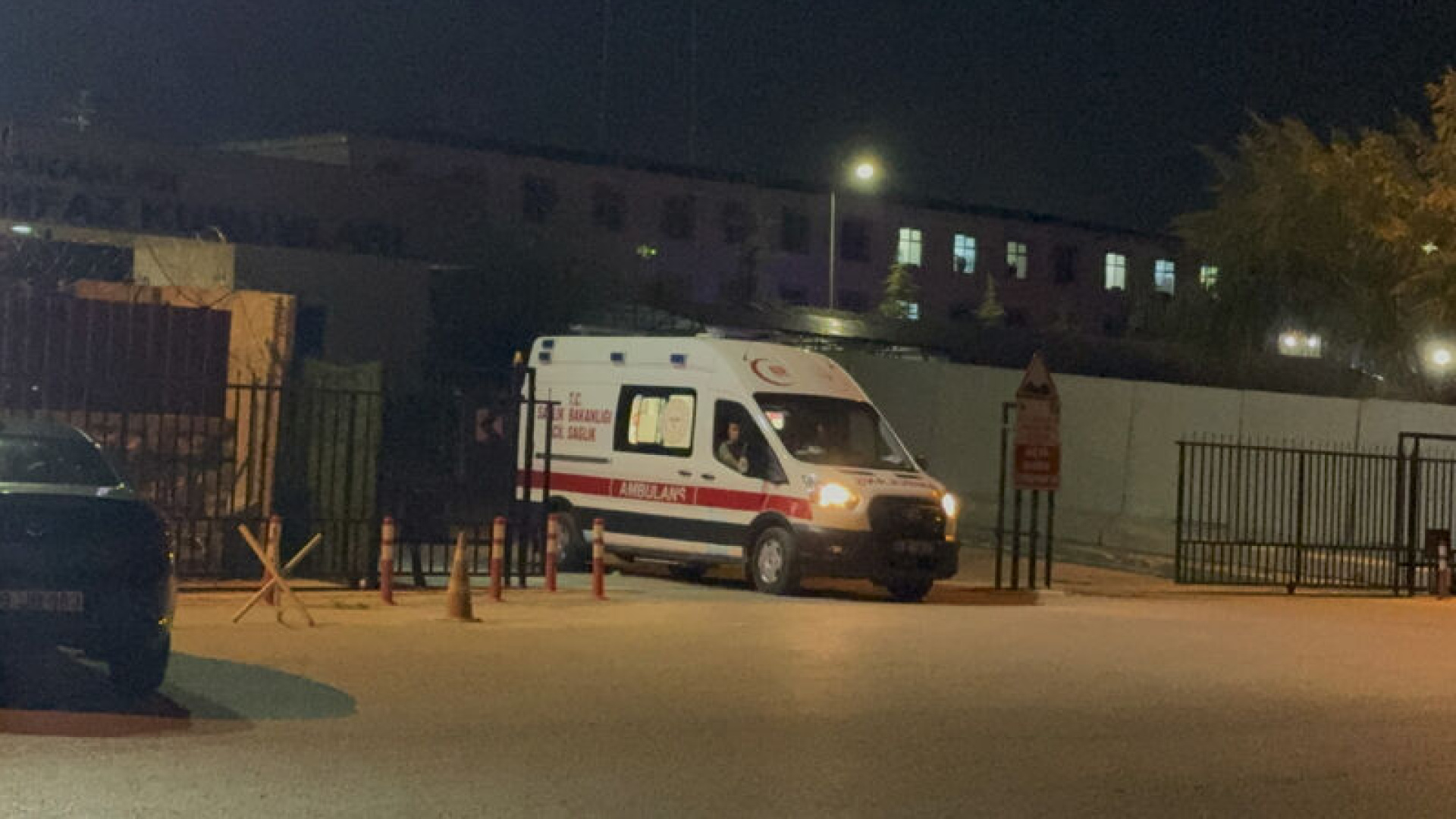 Elazığ T Tipi Cezaevinde çıkan yangında mahkumlar ve memurlar dumandan etkilendi