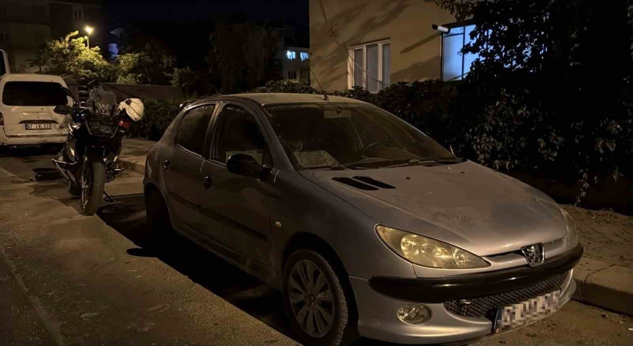 Eskişehir'de park halindeki araçta uyuşturucu ele geçirildi, 2 kişi tutuklandı