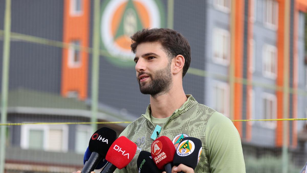 Beşiktaş'ın yeni transferi Ümit Akdağ bugün İstanbul'a geliyor