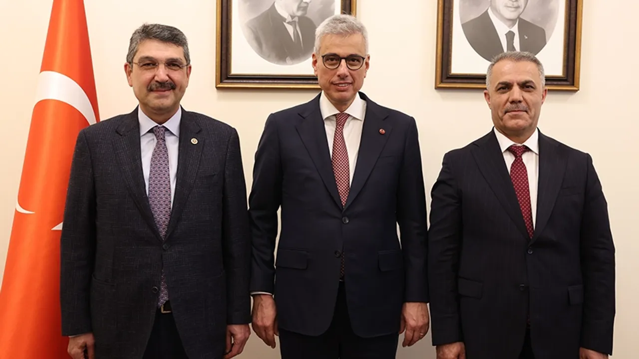 Milletvekilleri Batman ve Isparta'nın sağlık yatırımlarını görüştü