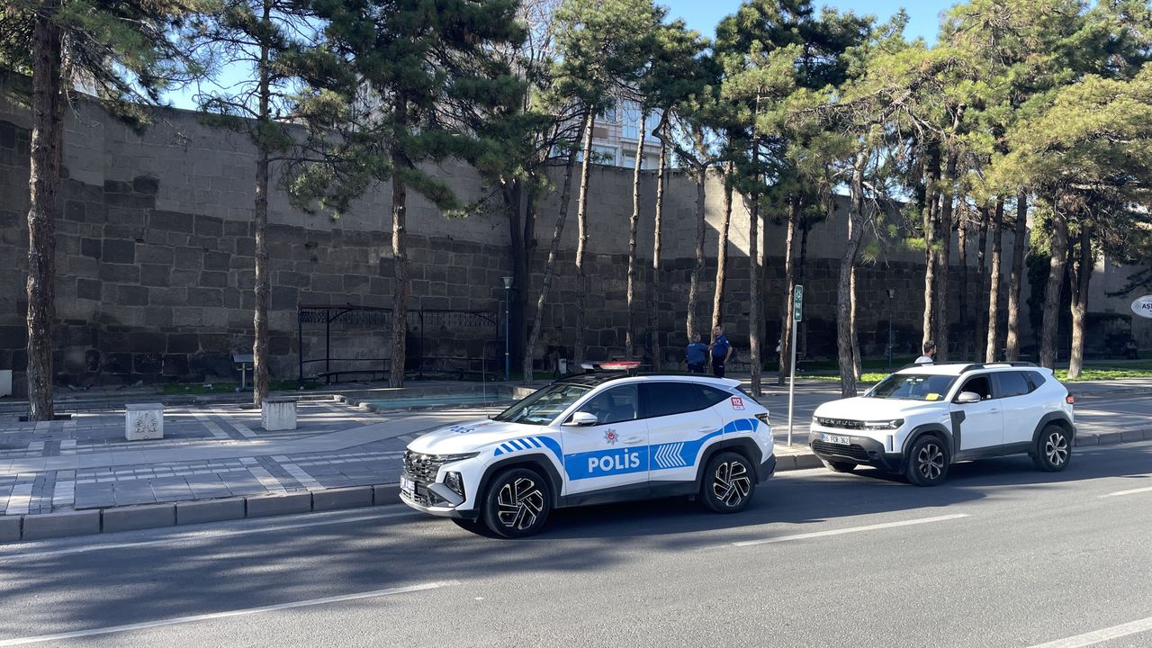 Kayseri'de iki arkadaş arasındaki tartışma bıçaklı kavgaya dönüştü
