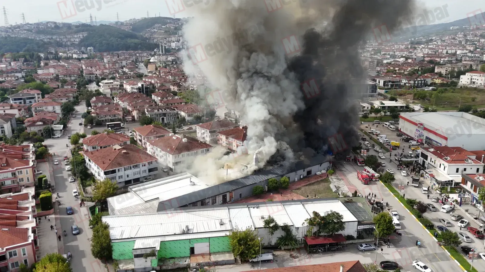 Sakarya'da restoranda çıkan yangın söndürüldü