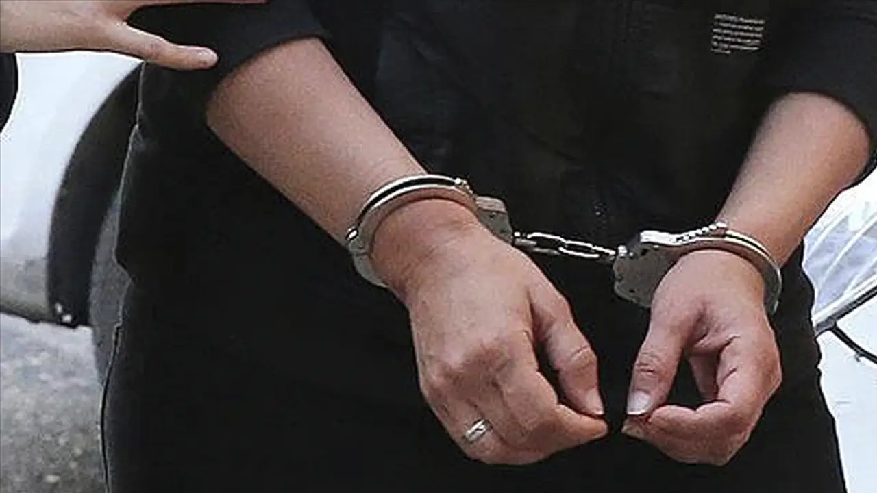 İzmir'de düzenlenen uyuşturucu operasyonlarında 8 kişi tutuklandı