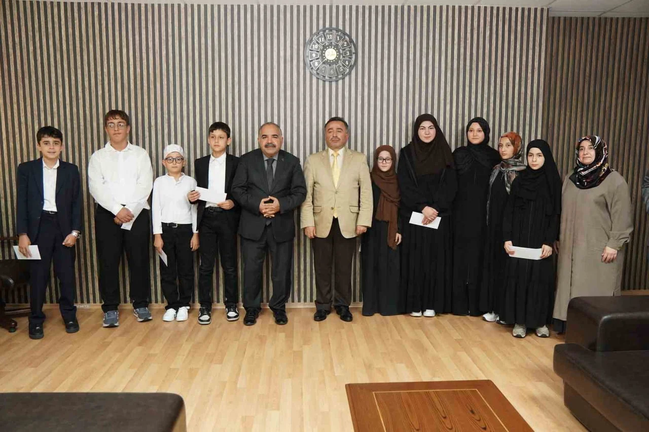 Devrekli öğrenciler Kur'an-ı Kerim yarışmasında üç kategoride il birincisi oldu