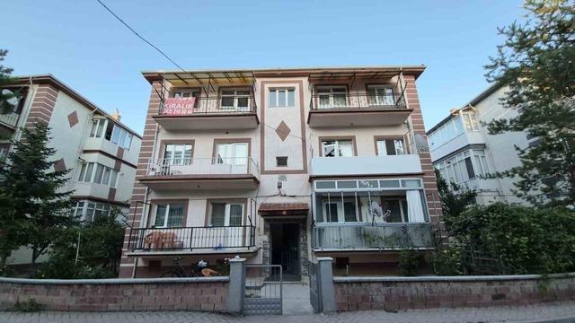 Eskişehir'de kötü koku ihbarı üzerine girilen evde bir kişi ölü bulundu