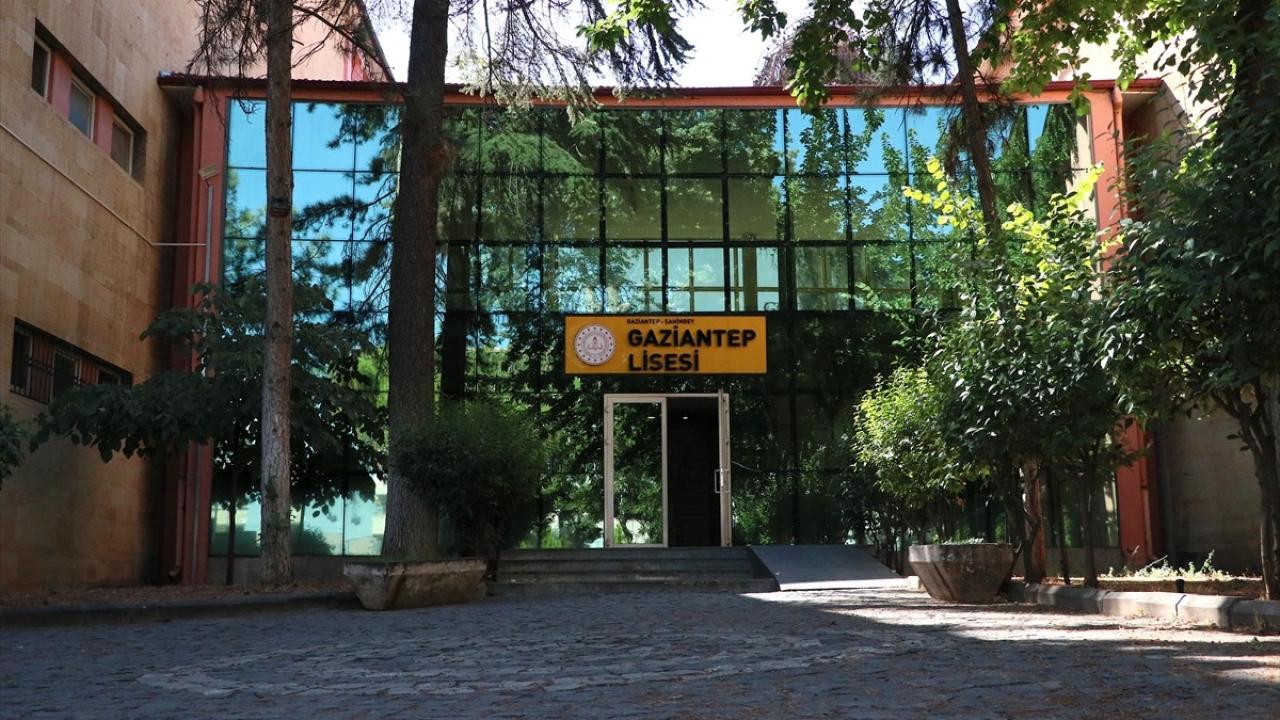 Gaziantep Lisesi 115 yıllık eğitim mirasını 860 öğrenciyle sürdürüyor