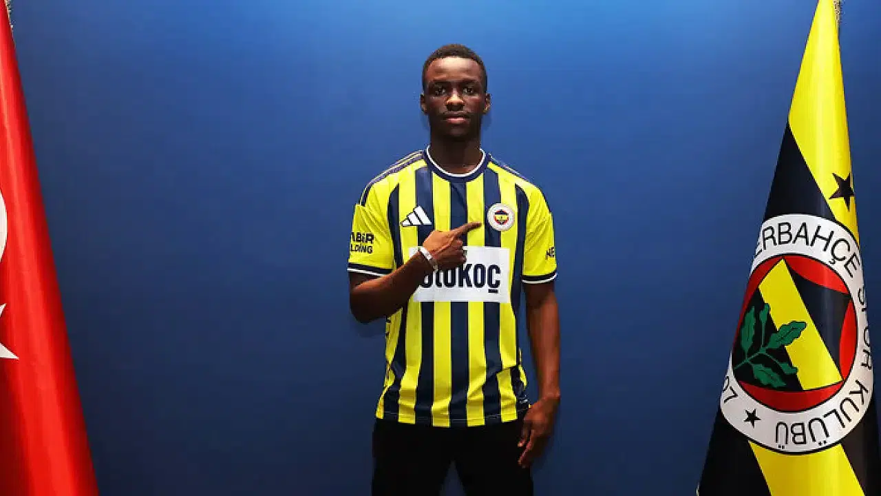 Fenerbahçe genç oyuncu Amara Diouf'u kiralık göndermeyi planlıyor