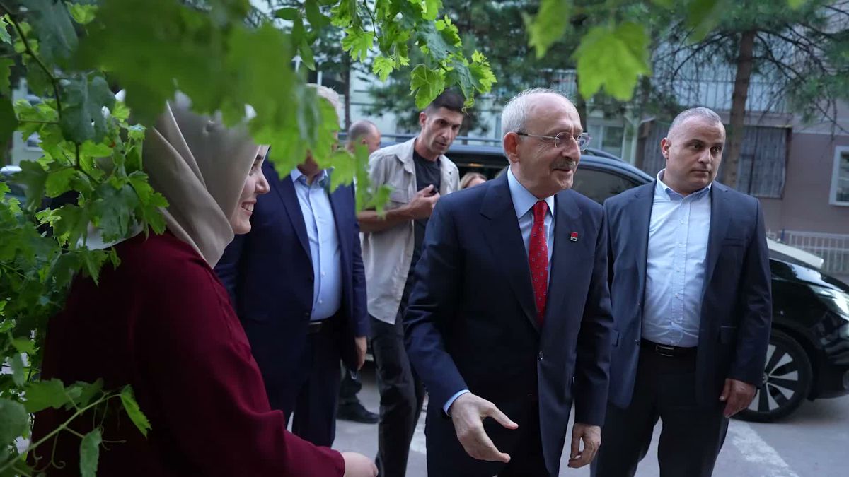 Kılıçdaroğlu Sincan'da gündelik ev işlerinde çalışan kadınlarla buluştu