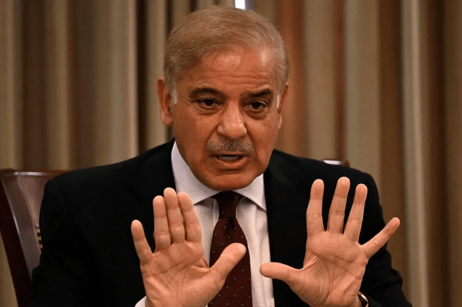 Pakistan, Riyad'daki havalimanı saldırısı sonrası Suudi Arabistan'a destek verdi