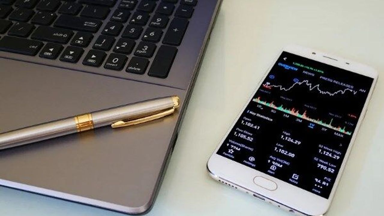 BIST 100 endeksi haftanın ilk işlem gününe yüzde 0,85 yükselişle başladı