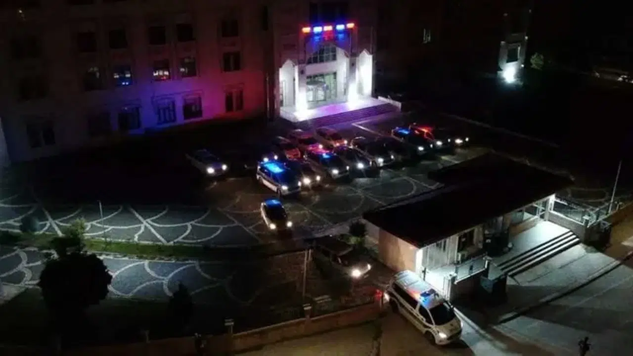 Siirt merkezli 8 ilde yasa dışı bahis operasyonunda 22 gözaltı