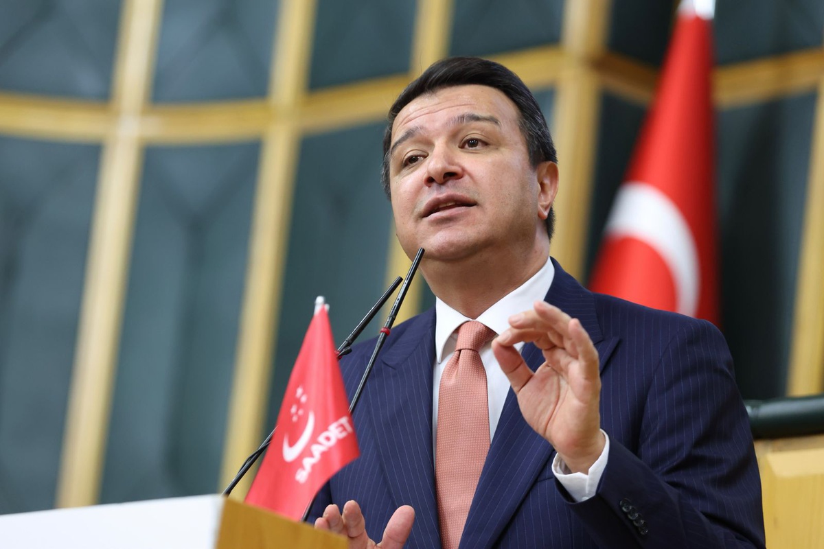 Mahmut Arıkan Necmettin Erbakan'ı doğumunun 100. yılında andı