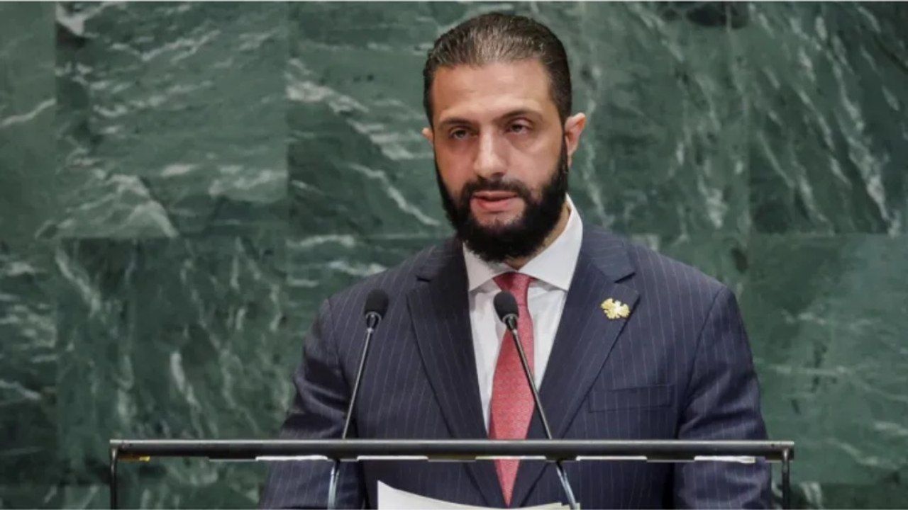 Erdoğan'ın BM konuşması sırasında Ahmed Şara telefonuna gömüldü