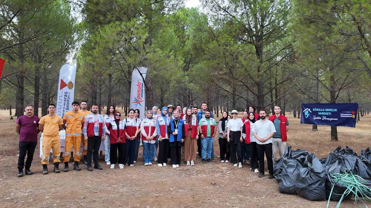 Kapıçam Tabiat Parkı'nda Dünya Temizlik Günü kapsamında temizlik yapıldı