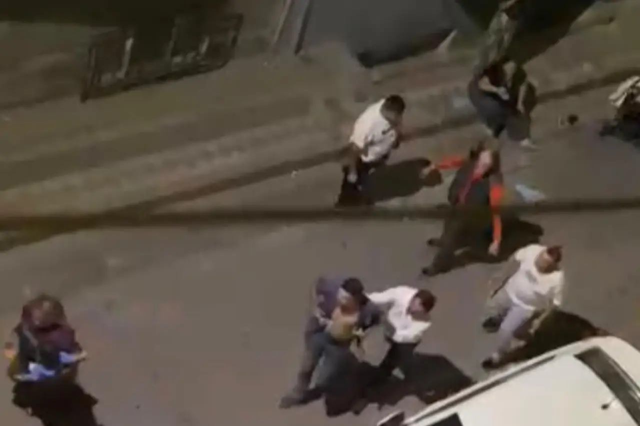 Sultangazi'de akrabalar arasında çıkan kavga sokağa taştı
