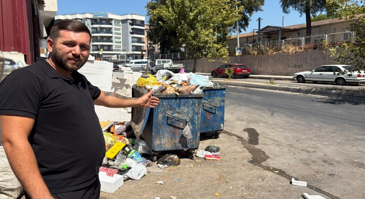 İzmir Buca'da çöp sorunu nedeniyle protesto trafiği aksattı