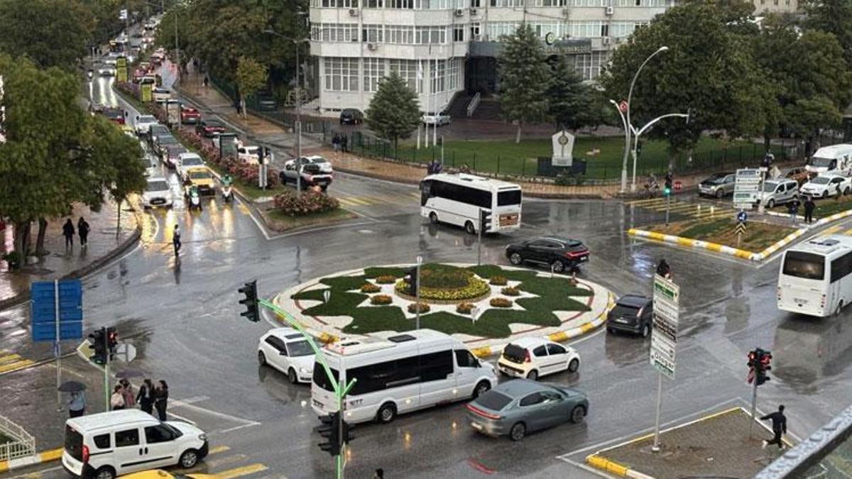 Edirne'de Meteoroloji uyarısının ardından sağanak yağış etkili oldu