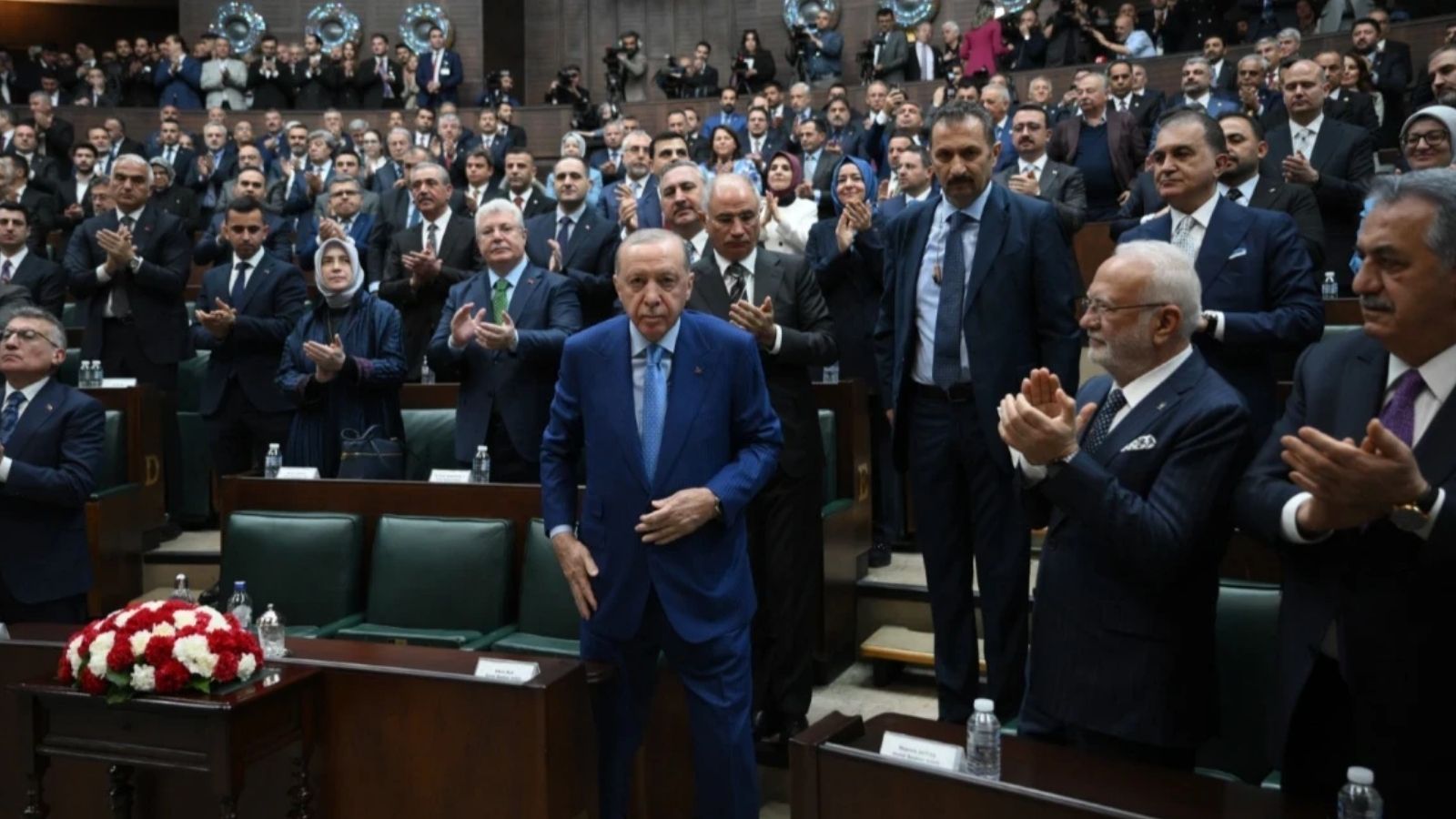 Cumhurbaşkanı Erdoğan'ın parti kurmaylarıyla yaptığı toplantıda fon krizi görüşüldü