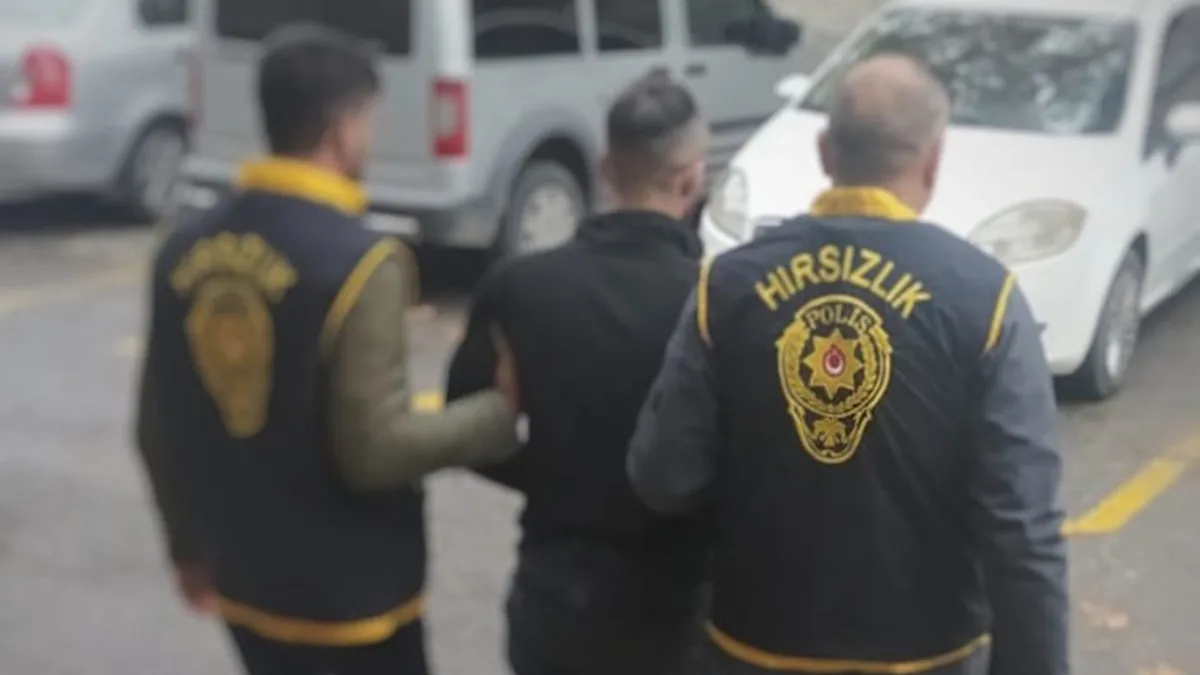 Malatya'da kuyumcuya duvar delerek giren 3 şüpheli yakalandı