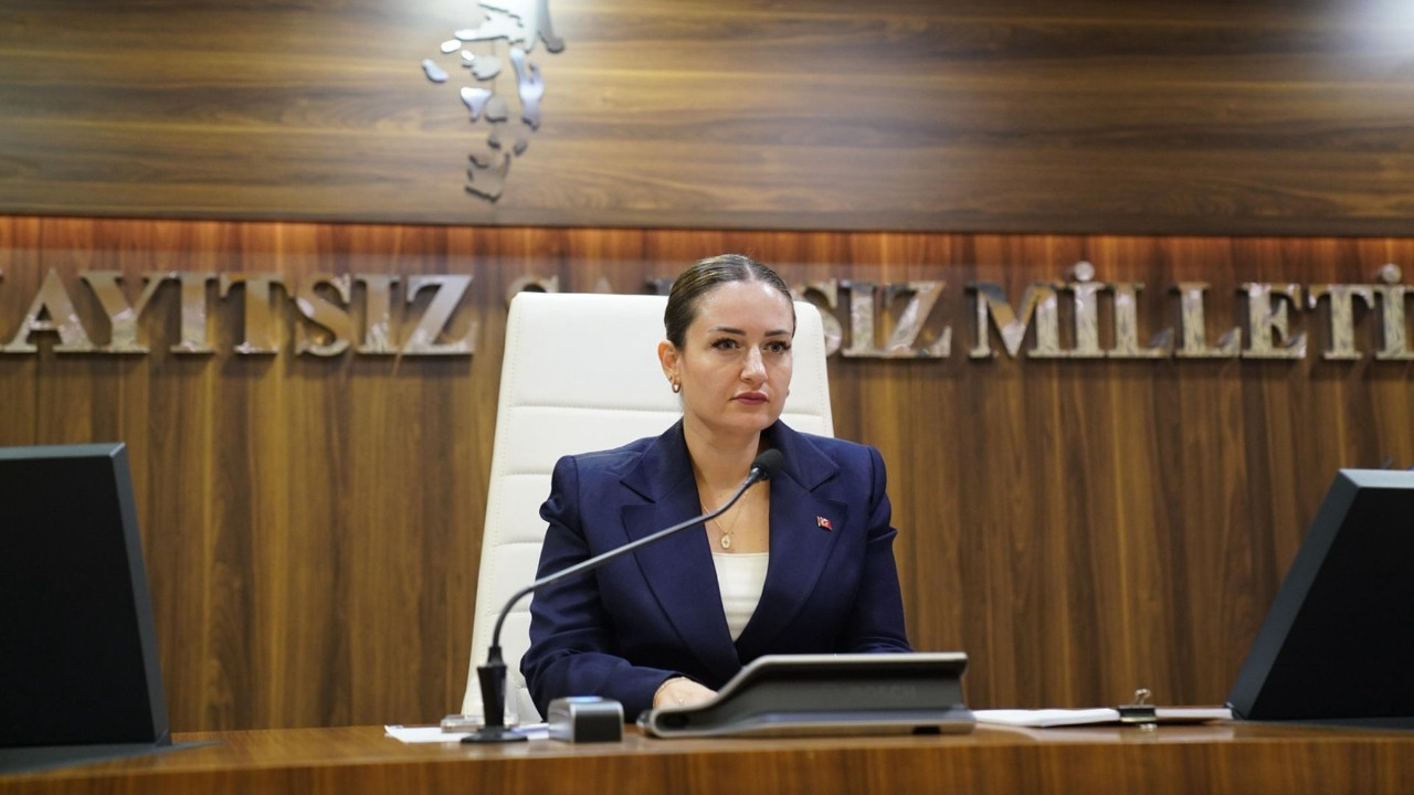 Antalya Belediye Başkanı Büşra Özdemir AK Parti'ye geçebilir