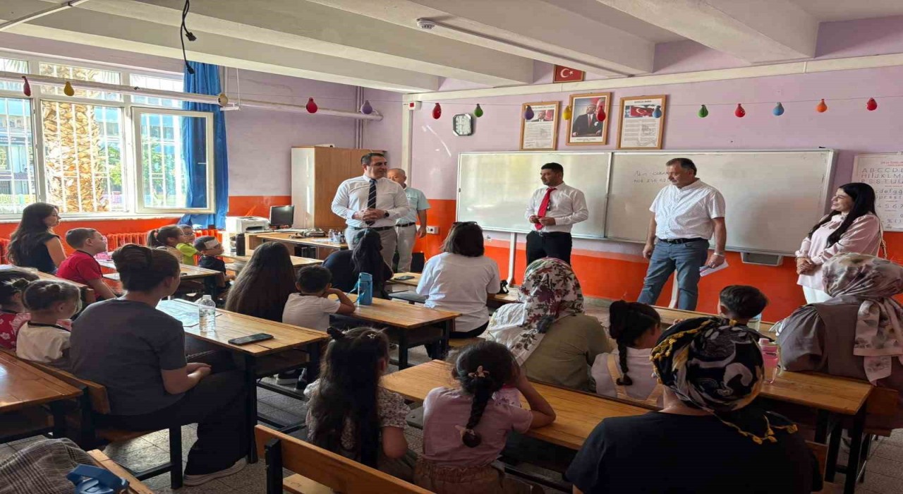 AYSO ve TOBB iş birliğiyle Aydın'da 500 öğrenciye okul çantası dağıtıldı