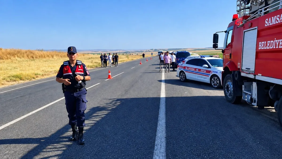 Adıyaman'da tütün işçilerini taşıyan araç devrildi: 12 kişi yaralandı
