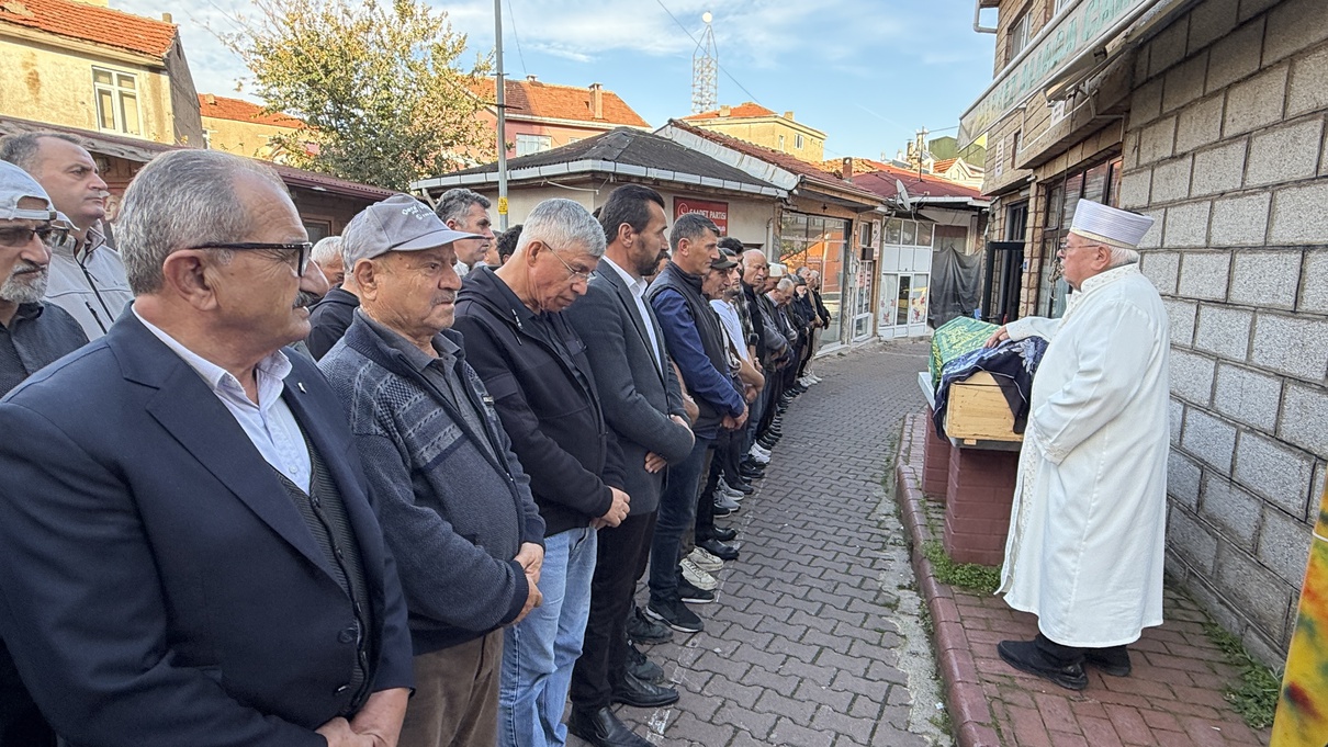 Zonguldak'ta çöken binada ölen kadın Bartın'da toprağa verildi