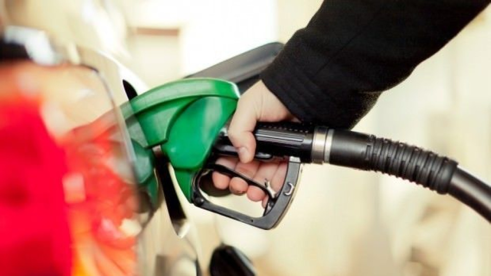 ABD'de motorin fiyatları galon başına 6,50 doları aşarak rekor kırdı