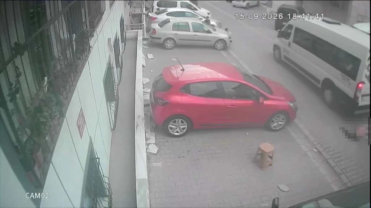Esenyurt'ta servis minibüsünün çarptığı 8 yaşındaki çocuk hayatını kaybetti