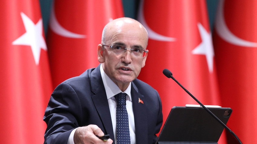 Bakan Şimşek, mazot fiyatlarındaki küresel şoku eşel mobil sistemiyle sınırlıyor