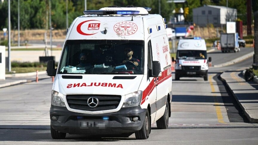 İstanbul'da ambulansların vakaya ulaşım süresini trafik ve yanlış parklar uzatıyor