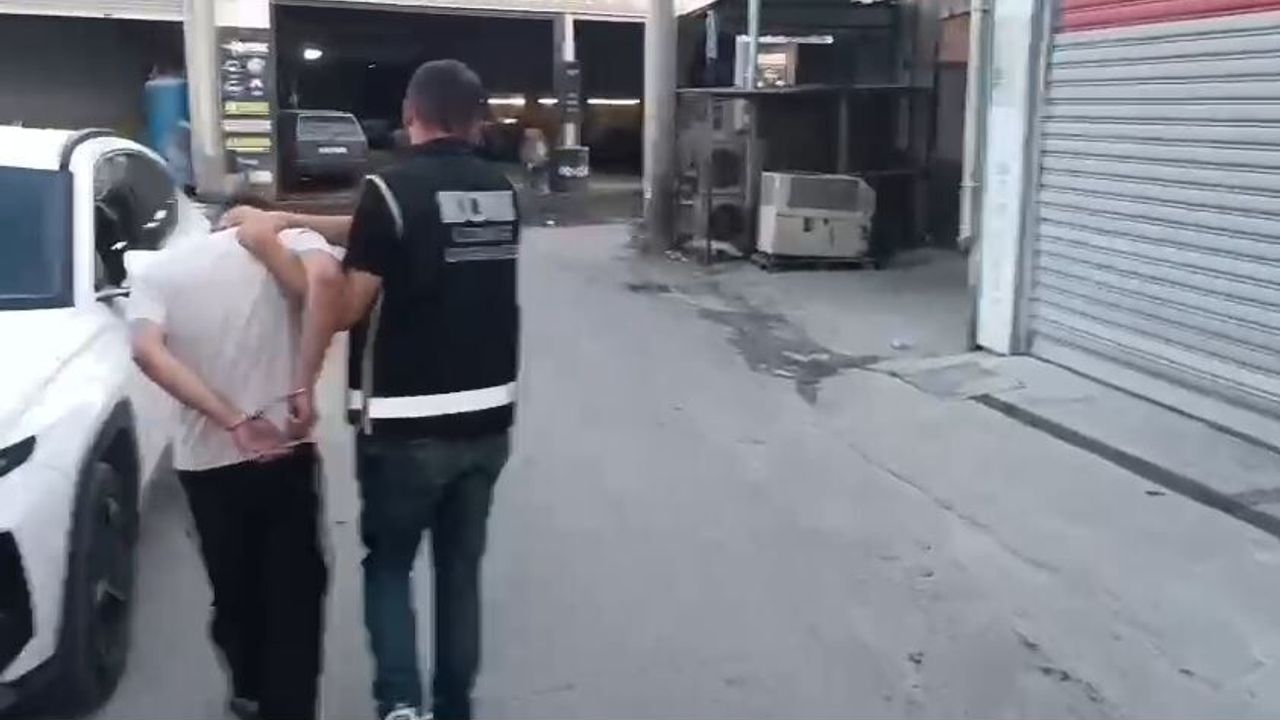 Adalet Bakanı Gürlek İstanbul ve İzmir'deki suç örgütlerine yönelik operasyonları açıkladı
