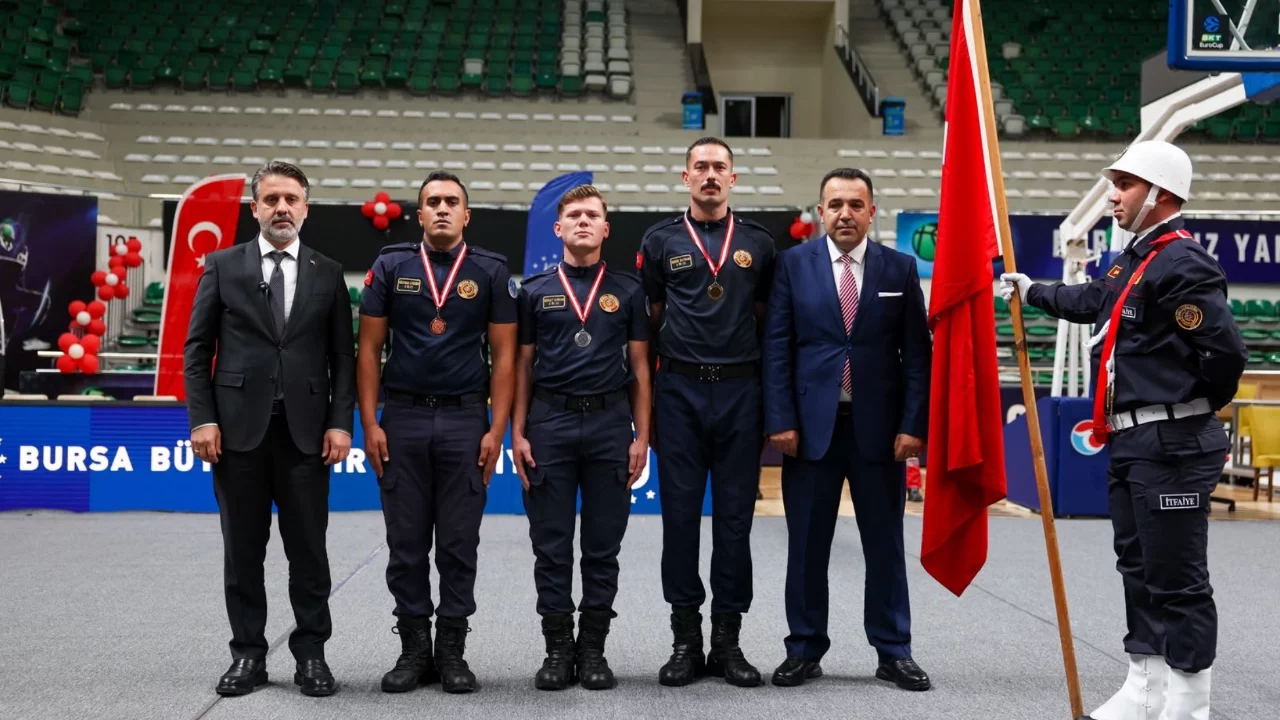 Bursa Büyükşehir Belediyesi itfaiye personel sayısı 1 bin 52'ye yükseldi