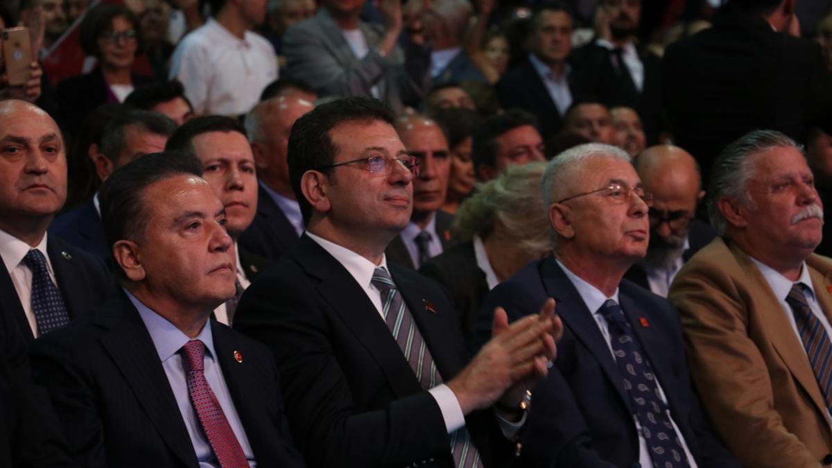 Muhittin Böcek, Ekrem İmamoğlu'nun 15 milyon euroluk talep iddiasını açıkladı