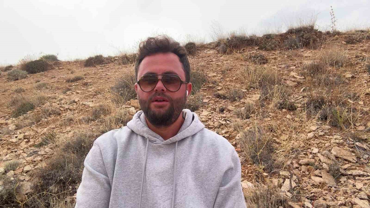 Sivas'ta porsuk yuvasında bulunan Kangal yavrularına çobanlar sahip çıktı
