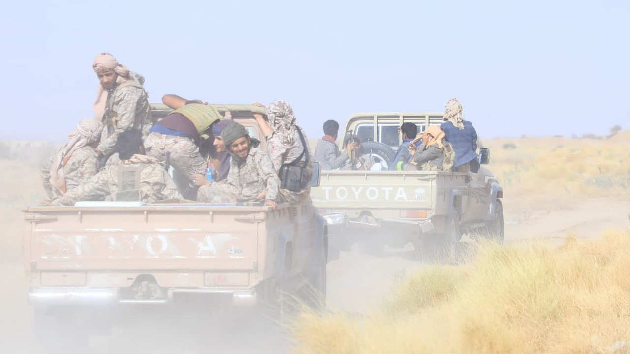 Yemen hükümet güçleri Taiz'de üç stratejik dağı kontrol altına aldı