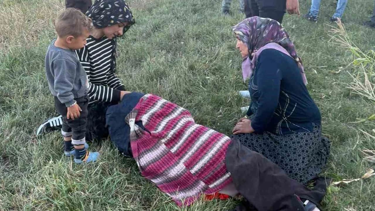 Kars'ta eşiyle tartışıp kaybolan kadın mısır tarlasında baygın bulundu