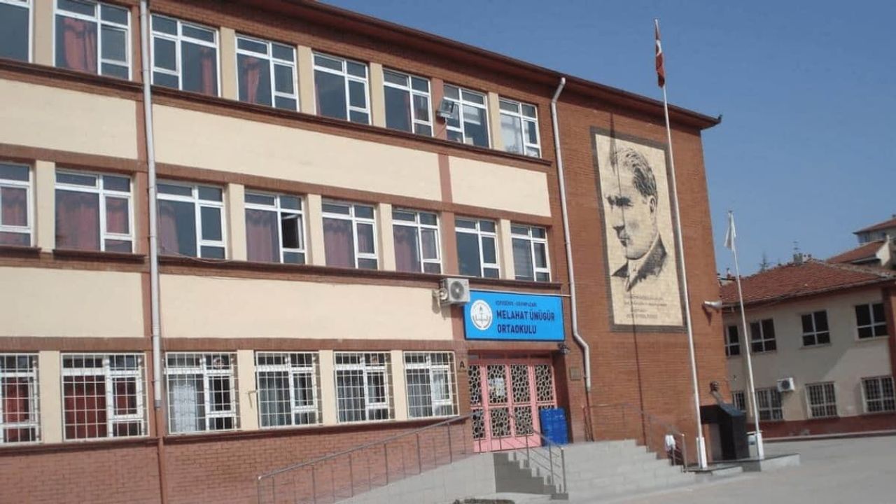 Eskişehir'deki ortaokul yönetiminden makasla tehdit iddiasına yanıt