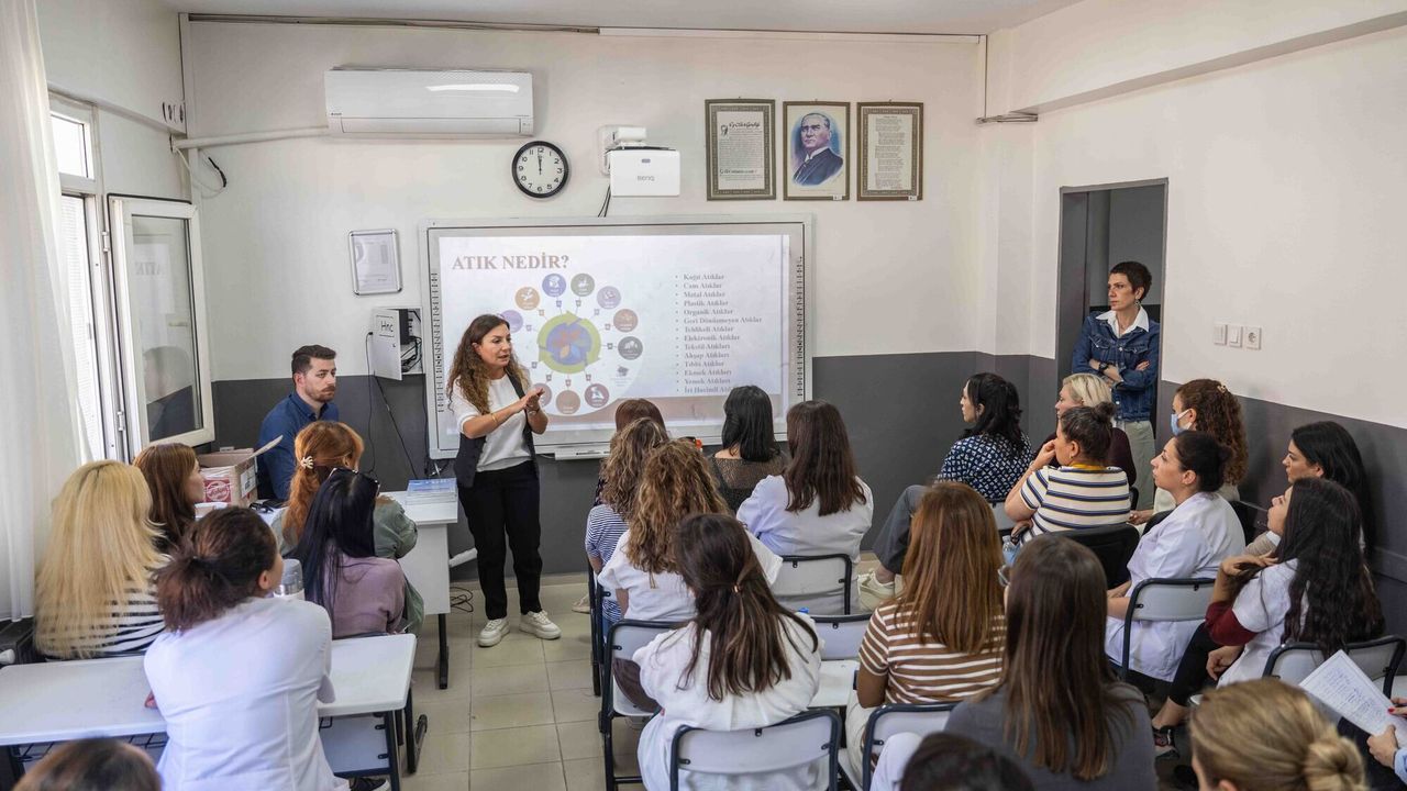 Bornova Belediyesi BELGEM öğretmenlerine çevre bilinci eğitimi verdi