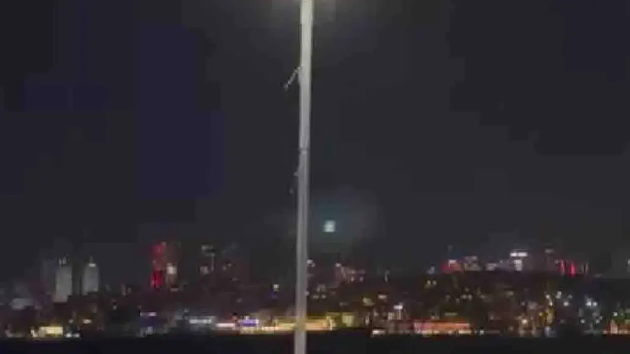 Üsküdar sahilinde alkol tüketenlere polis dronuyla havadan uyarı yapıldı