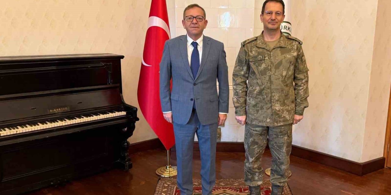 Tuğgeneral Kadir Çelik, Kars Valisi Ziya Polat'ı makamında ziyaret etti