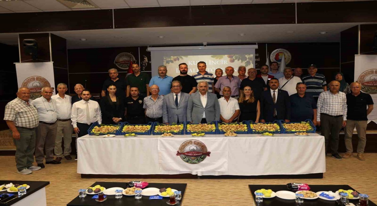 Söke'de 2026 kuru incir sezonu 600 TL'lik sembolik alımla açıldı